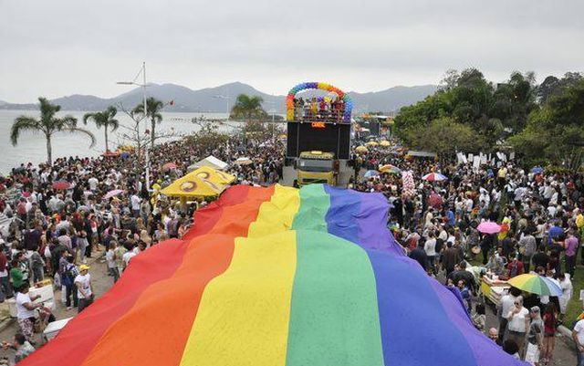Parada LGBT em Florianópolis, 2017.